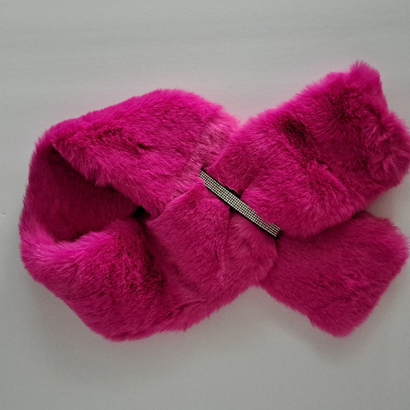 Hot Pink Faux Fur Neck Wrap - Picture 2 of 4
